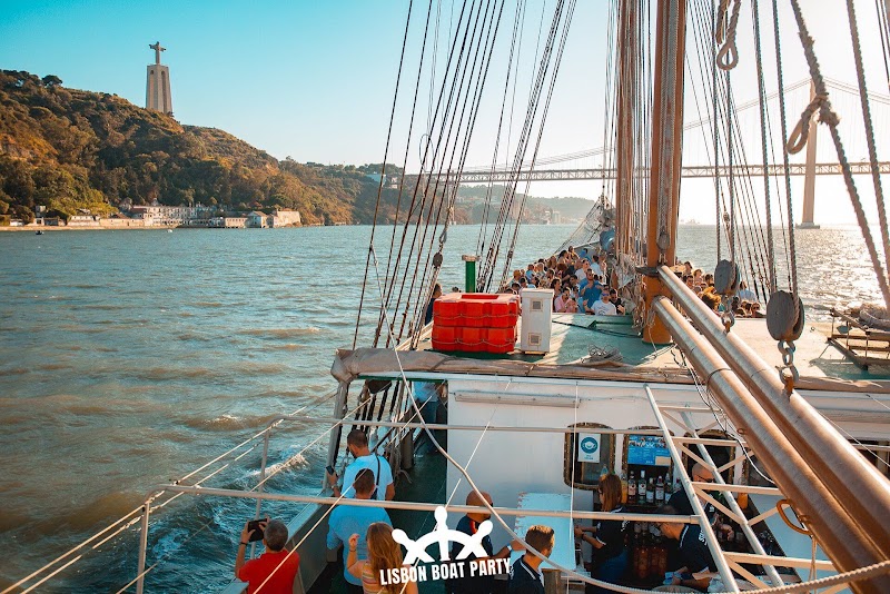 Lisbon Boat Party